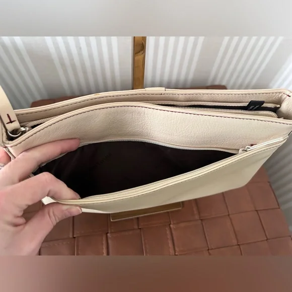 Ann Taylor Vintage Genuine Leather Handbag Cream w/Contrast Red Stitching - Picture 8 of 9